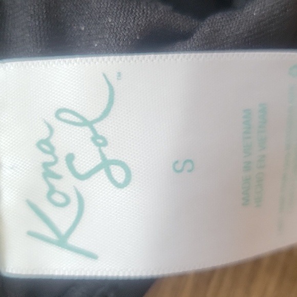 Kona Sol Classic Black One Piece Swimsuit, Ruched  Front, Open Back. Size Small - Picture 4 of 4